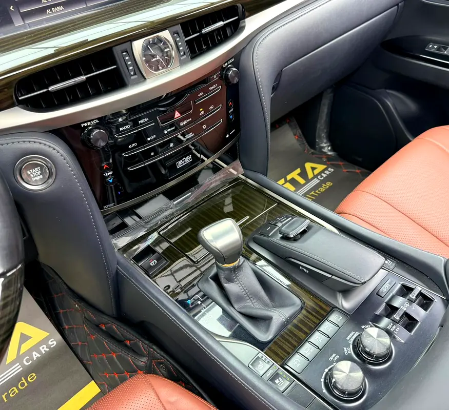 2020 Lexus LX 570 Signature, Agency Warranty+Full Service History, GCC - Image 20