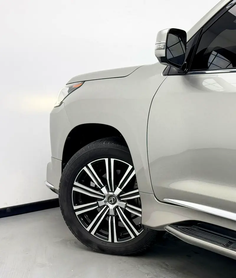 2020 Lexus LX 570 Signature, Agency Warranty+Full Service History, GCC - Image 4