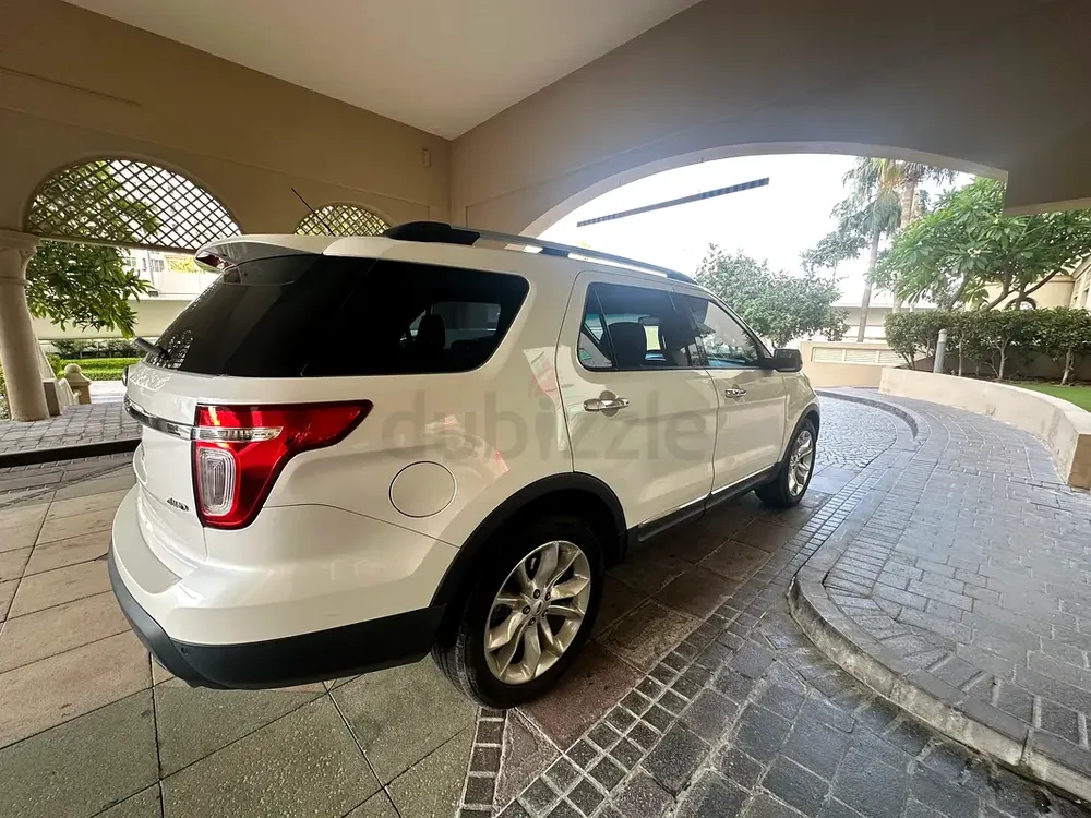 Well Maintained Ford Explorer XLT 2014 | GCC Specs - Image 9