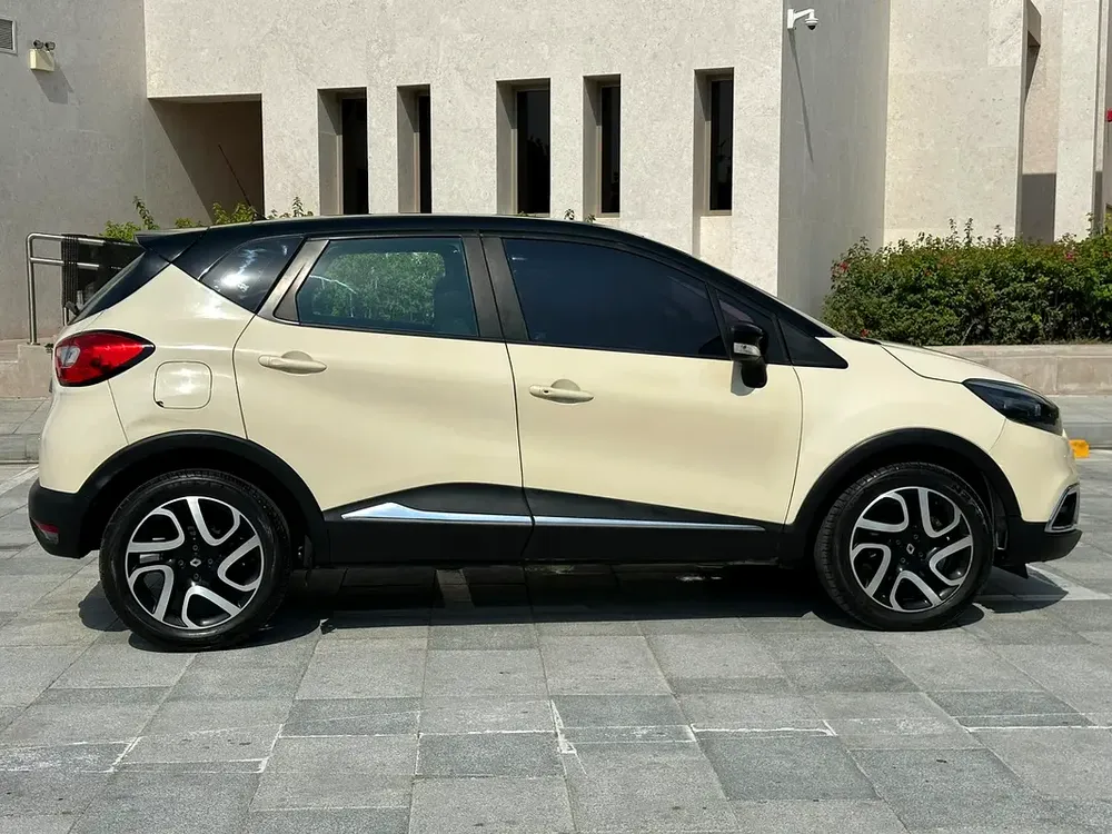 Renault Capture 2016 Where Efficiency Meets Elegance – Low Fuel Consumption for Car is for Sale - Image 14