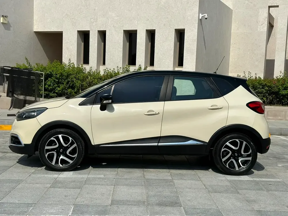 Renault Capture 2016 Where Efficiency Meets Elegance – Low Fuel Consumption for Car is for Sale - Image 7