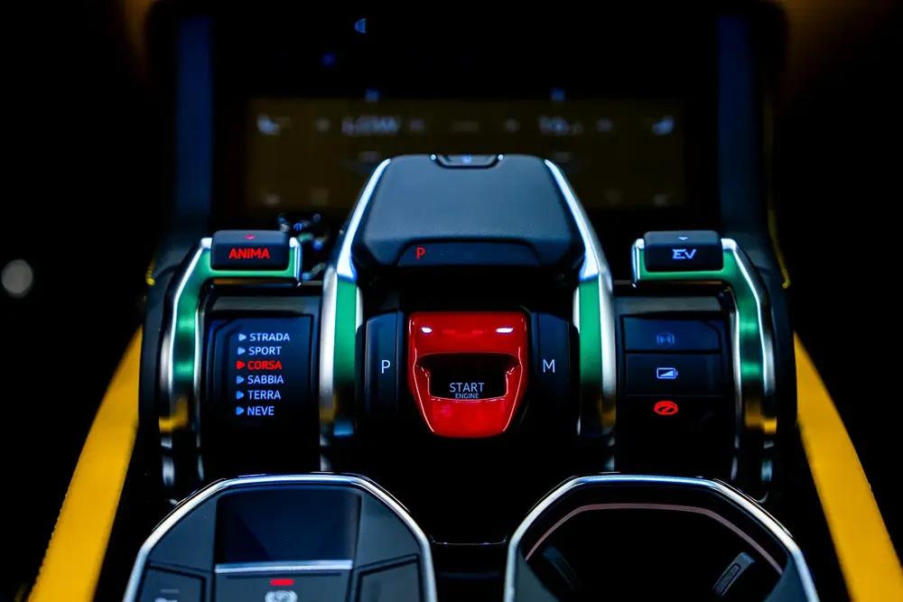 2025 Lamborghini Urus SE - Brand New - Image 18