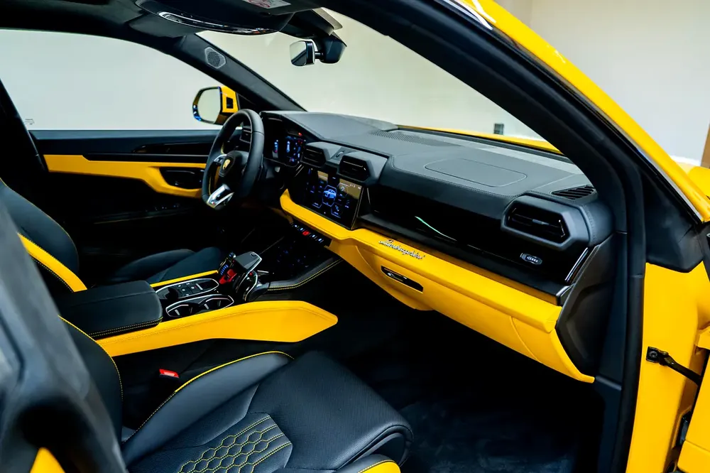 2025 Lamborghini Urus SE - Brand New - Image 9
