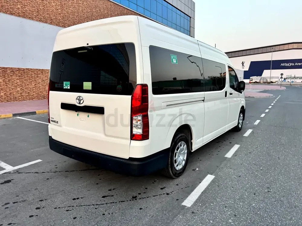 Toyota Hiace | Manual 2024 | GCC Specs | V6 Petrol Engine | Original Paint | 13 Seater - Image 14