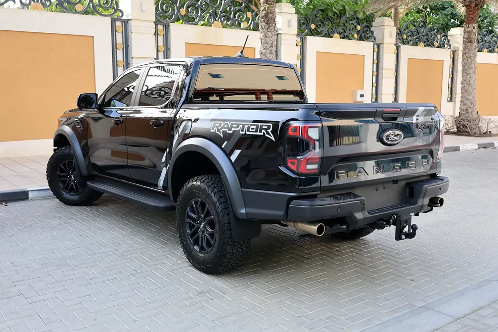 2025 Ford Ranger Raptor -12000KM- GCC Specs -UNDER WARRANTY  SERVICE- Brand New! - Image 4