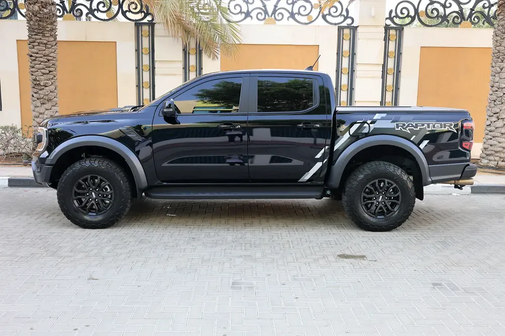2025 Ford Ranger Raptor -12000KM- GCC Specs -UNDER WARRANTY  SERVICE- Brand New! - Image 5