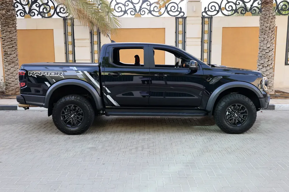 2025 Ford Ranger Raptor -12000KM- GCC Specs -UNDER WARRANTY  SERVICE- Brand New! - Image 6