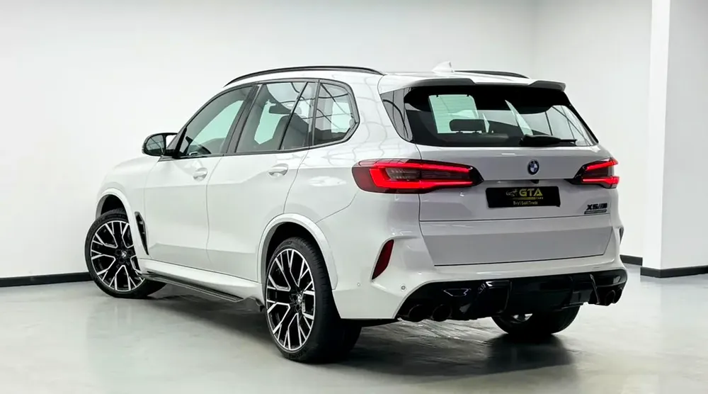 2020 BMW X5M Competition, Warranty, Full BMW Service History, Carbon Fiber Package, GCC - Image 6