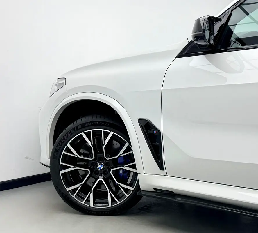 2020 BMW X5M Competition, Warranty, Full BMW Service History, Carbon Fiber Package, GCC - Image 7