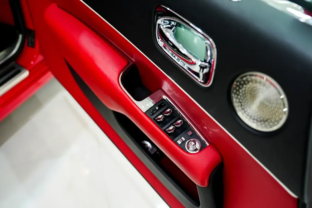 2017 Rolls-Royce Wraith Black Badge, Two-Tone Exterior, Bespoke Audio, Starlight, GCC Specs!! - Image 14