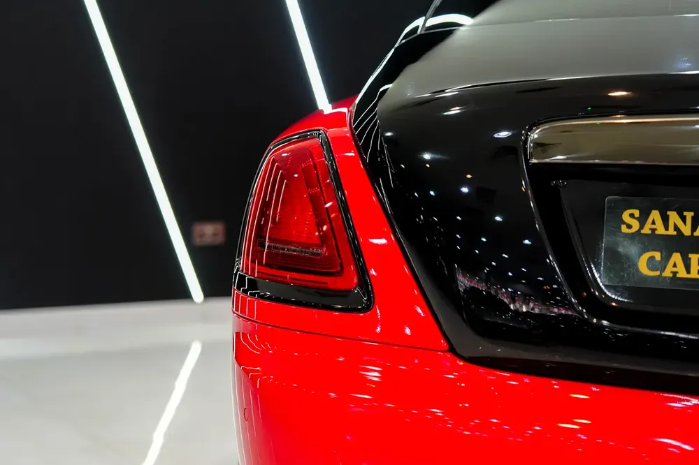 2017 Rolls-Royce Wraith Black Badge, Two-Tone Exterior, Bespoke Audio, Starlight, GCC Specs!! - Image 17