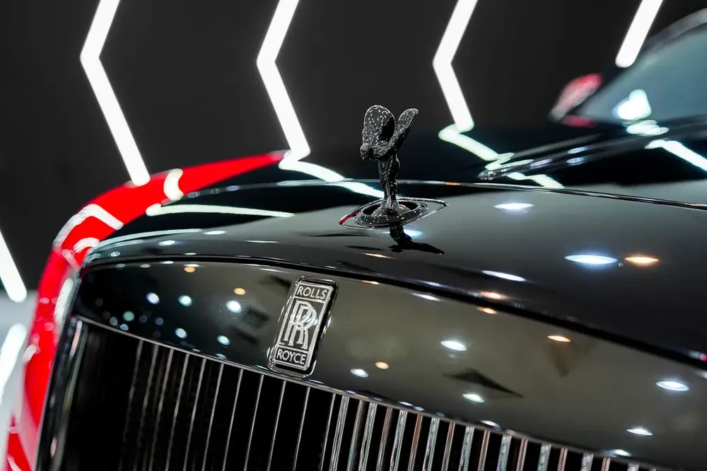 2017 Rolls-Royce Wraith Black Badge, Two-Tone Exterior, Bespoke Audio, Starlight, GCC Specs!! - Image 4