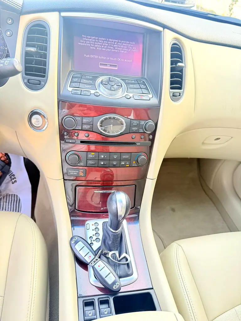 Infiniti QX50 Luxury 2018 GCC Specs - Excellent Condition! - Image 15