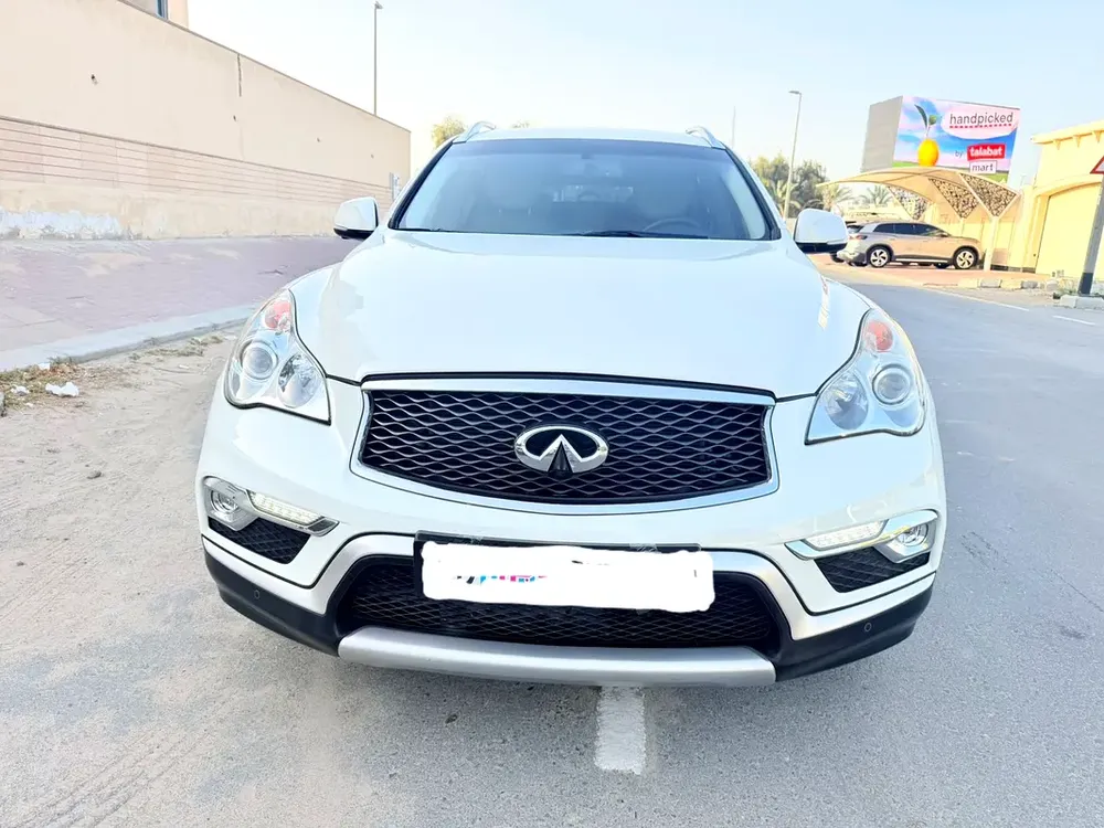 Infiniti QX50 Luxury 2018 GCC Specs - Excellent Condition! - Image 4
