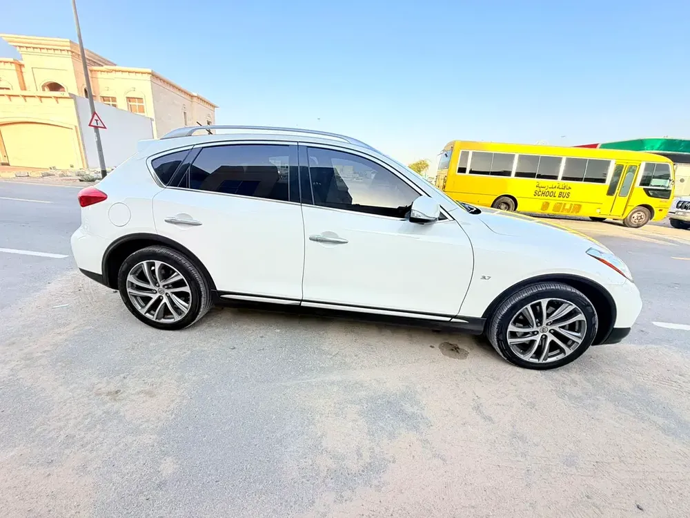 Infiniti QX50 Luxury 2018 GCC Specs - Excellent Condition! - Image 9