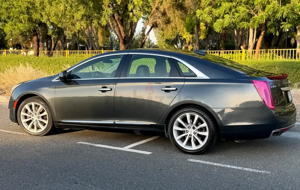 Cadillac XTS Premium 2017 | Canadian Specs | Well Maintained - Image 5