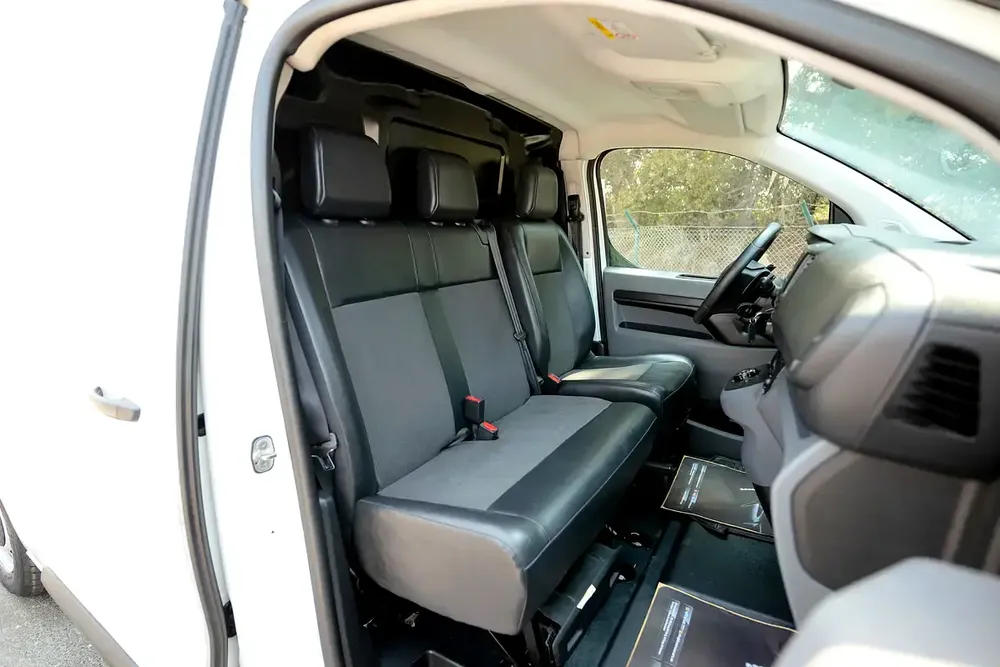 Peugeot Expert | Delivery Van | Diesel | GCC Specs | Ref#P02975 - Image 10