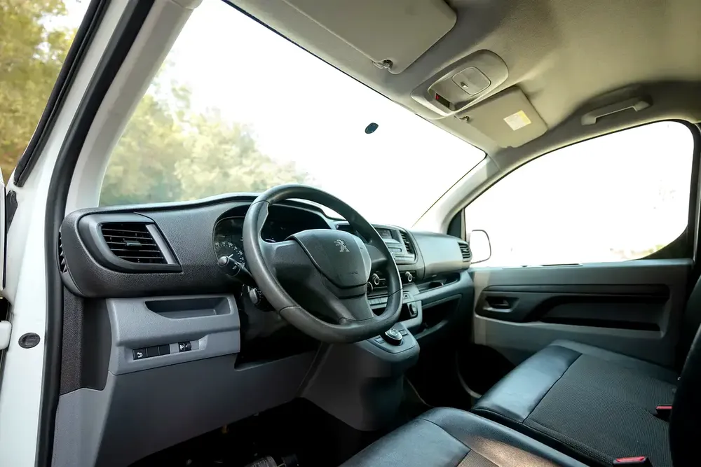 Peugeot Expert | Delivery Van | Diesel | GCC Specs | Ref#P02975 - Image 11