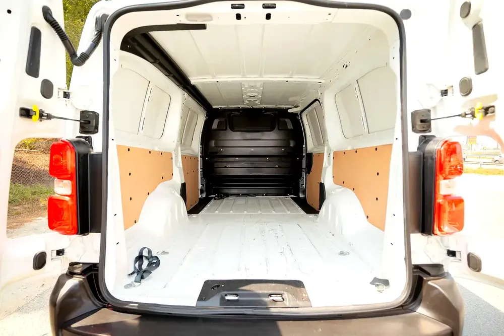 Peugeot Expert | Delivery Van | Diesel | GCC Specs | Ref#P02975 - Image 7