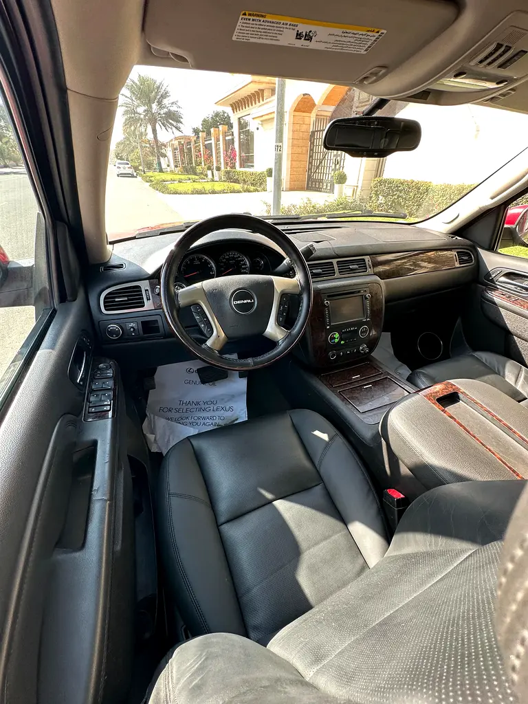 GMC Yukon Denali 2014 - GCC Specs - Perfect Condition - Image 14