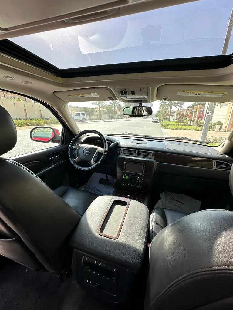 GMC Yukon Denali 2014 - GCC Specs - Perfect Condition - Image 16
