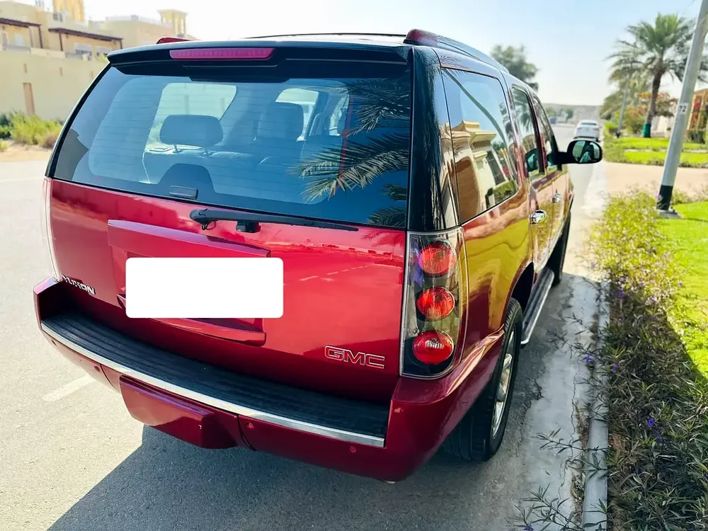 GMC Yukon Denali 2014 - GCC Specs - Perfect Condition - Image 7