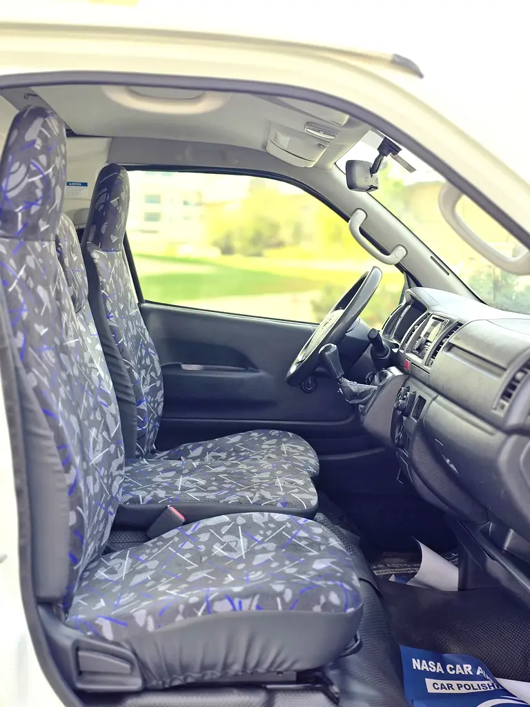 Toyota Hiace GL 2020 GCC Specs Van - Image 11