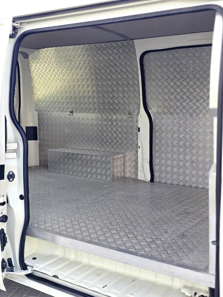 Toyota Hiace GL 2020 GCC Specs Van - Image 4