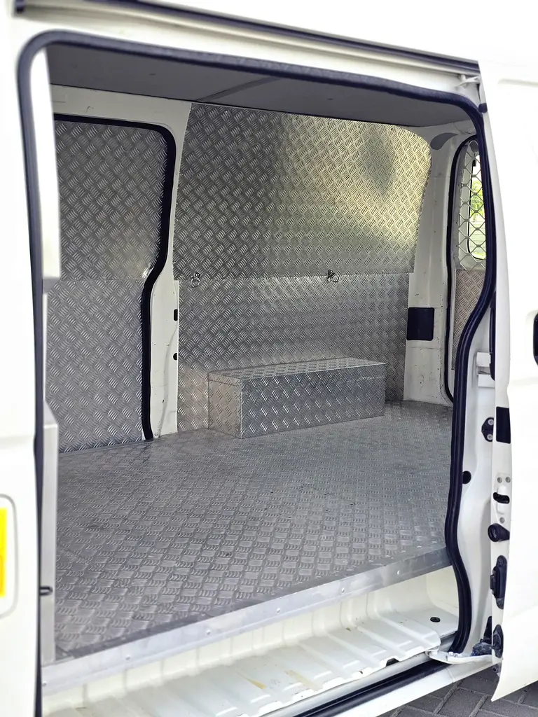 Toyota Hiace GL 2020 GCC Specs Van - Image 7
