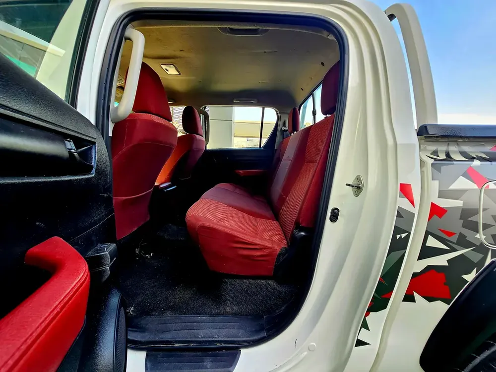 HILUX PATROL/ AUTO GEAR/ WIDE BODY / AUTO WINDOWS / FULL OPTION - Image 11