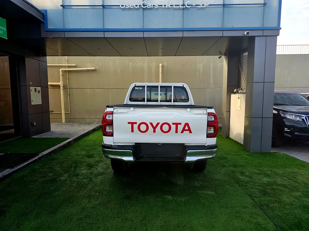 HILUX PATROL/ AUTO GEAR/ WIDE BODY / AUTO WINDOWS / FULL OPTION - Image 4