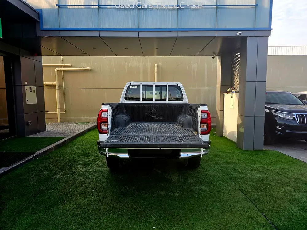 HILUX PATROL/ AUTO GEAR/ WIDE BODY / AUTO WINDOWS / FULL OPTION - Image 5