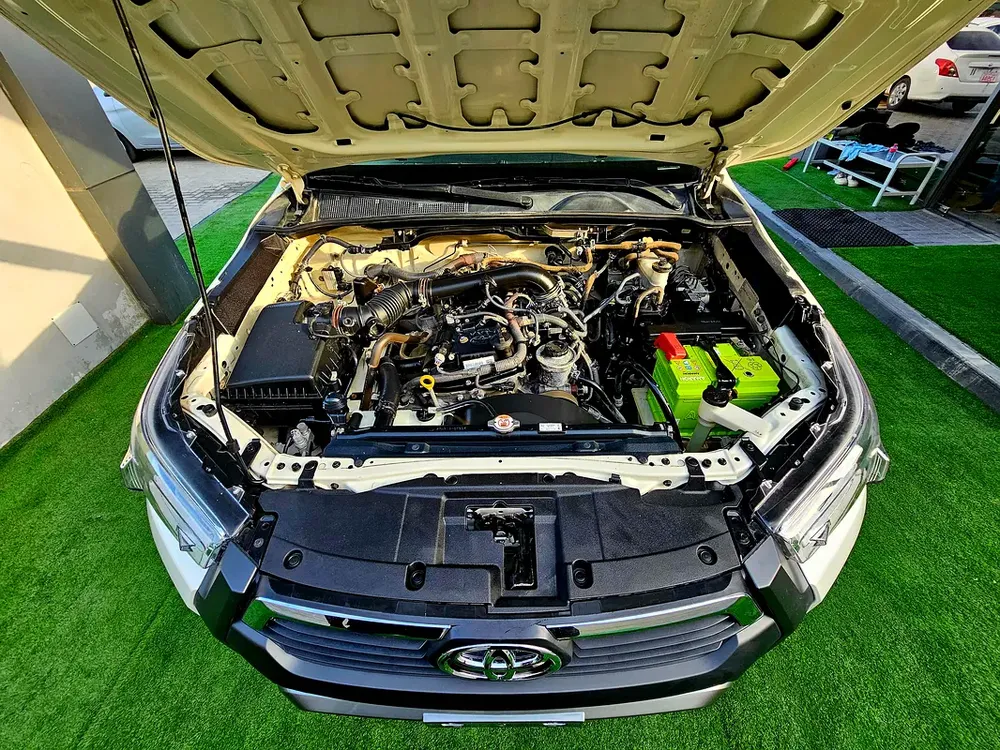 HILUX PATROL/ AUTO GEAR/ WIDE BODY / AUTO WINDOWS / FULL OPTION - Image 7