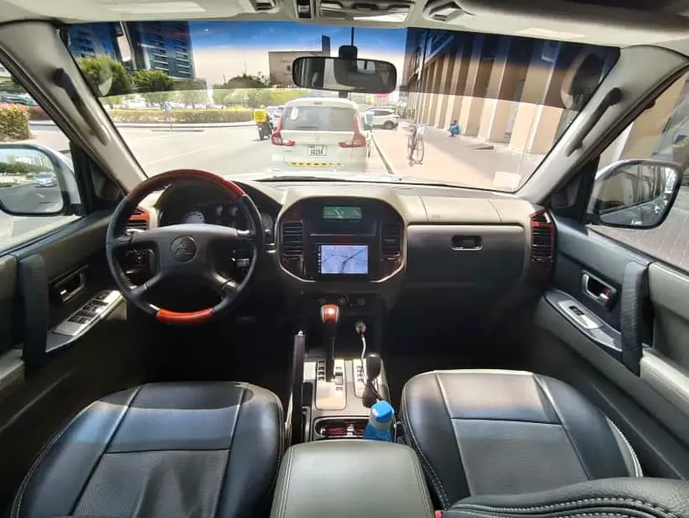 Lady Driven Mitsubishi Pajero - Image 13