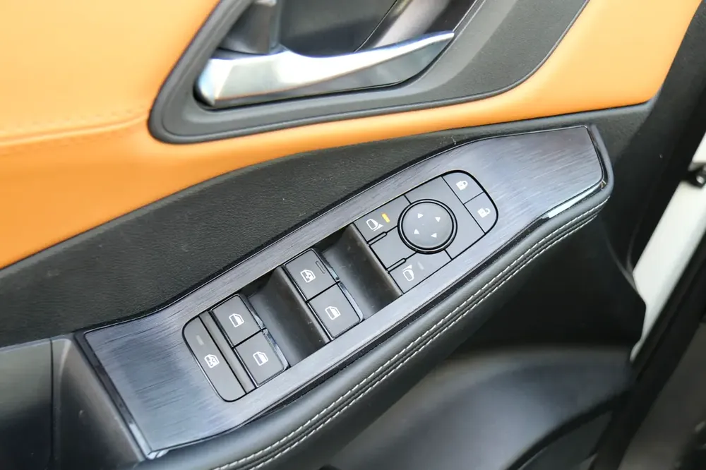 X-TRAIL T33 2.5L X-TRONIC CVT 3ROW 2WD S 2 - Brand New! - Image 4