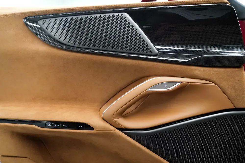 2024 FERRARI PURASANGUE / PANORAMIC ROOF / PASSENGER DISPLAY / SERVICE CONTRACT - Image 15