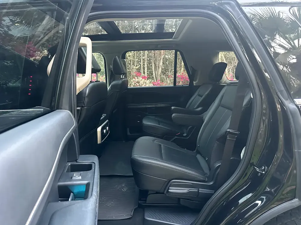 2024 Ford Expedition Full Option | 3.5L V6 | 400 HP | 30,000 KM | Perfect Condition - Image 13