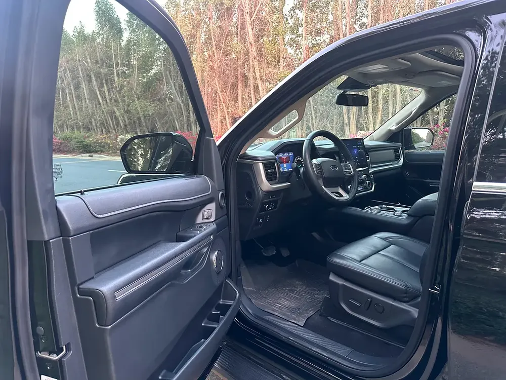2024 Ford Expedition Full Option | 3.5L V6 | 400 HP | 30,000 KM | Perfect Condition - Image 9