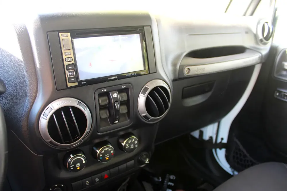 Jeep Wrangler 3.6 Willys Wheeler 2017 - Image 15