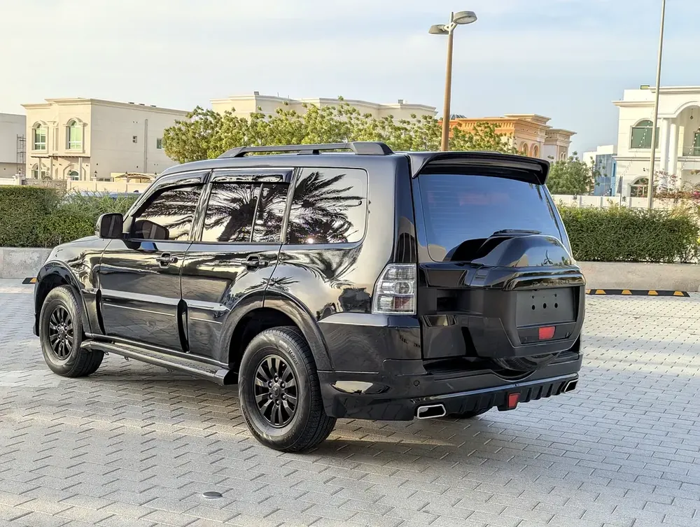 Mitsubishi Pajero GLS MID 2015 - GCC Specs - Reliable SUV - Image 12