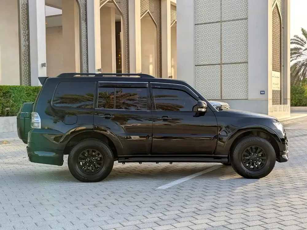 Mitsubishi Pajero GLS MID 2015 - GCC Specs - Reliable SUV - Image 14