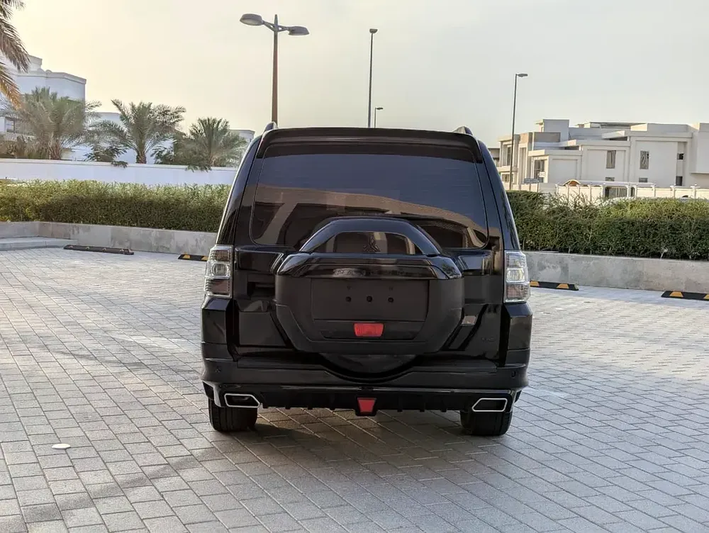 Mitsubishi Pajero GLS MID 2015 - GCC Specs - Reliable SUV - Image 15