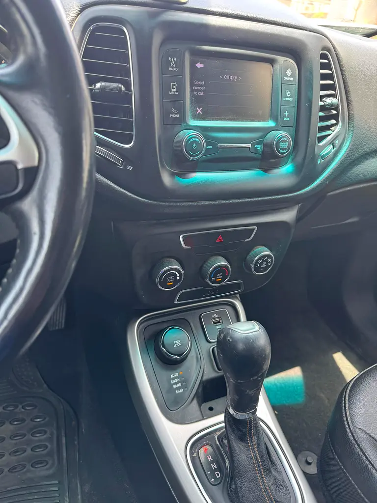 2018 Jeep Compass 4x4 | Lady Driven | Excellent Condition | New Tyres  Battery - Image 10