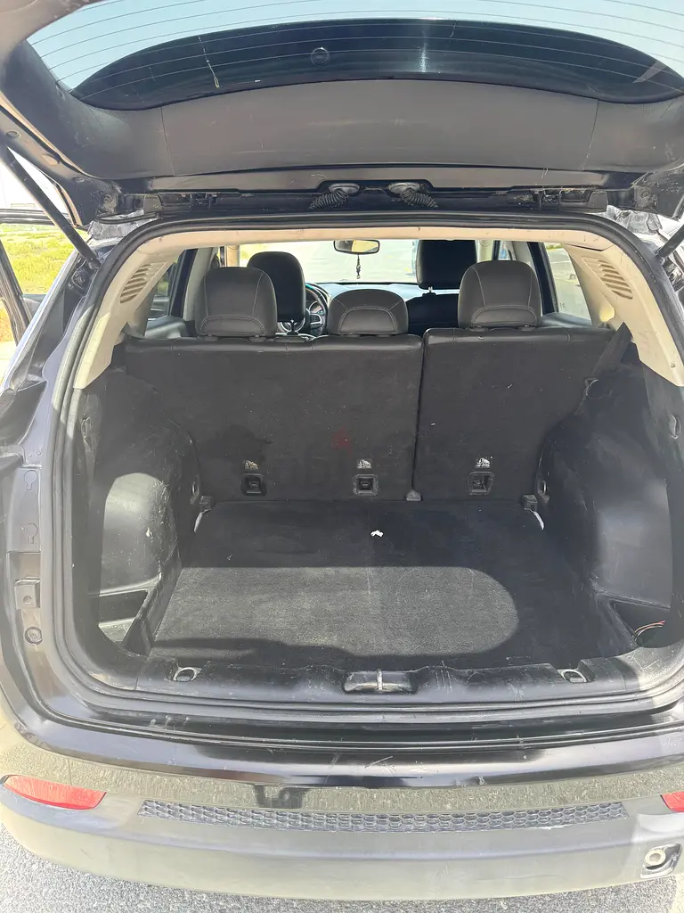 2018 Jeep Compass 4x4 | Lady Driven | Excellent Condition | New Tyres  Battery - Image 11