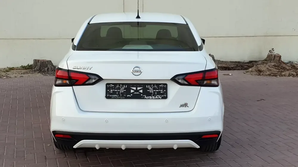 NISSAN SUNNY 1.5L - GCC SPECS - UNDER WARRANTY - FULL SERVICE HISTORY - ACCIDENT FREE - - Image 6