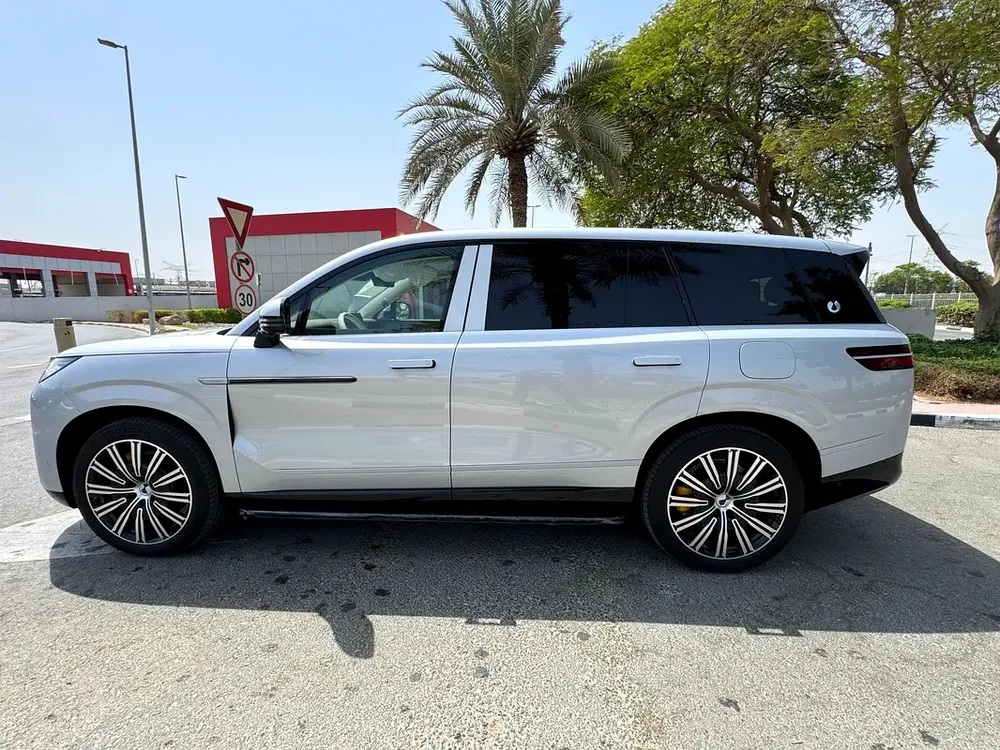 2025 Denza N9 Flagship - Brand New - Chinese Specs - Image 8