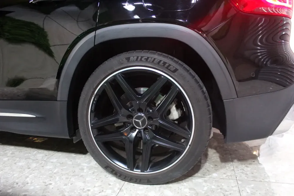 2020 MERCEDES-AMG GLB35  4MATIC - Image 16