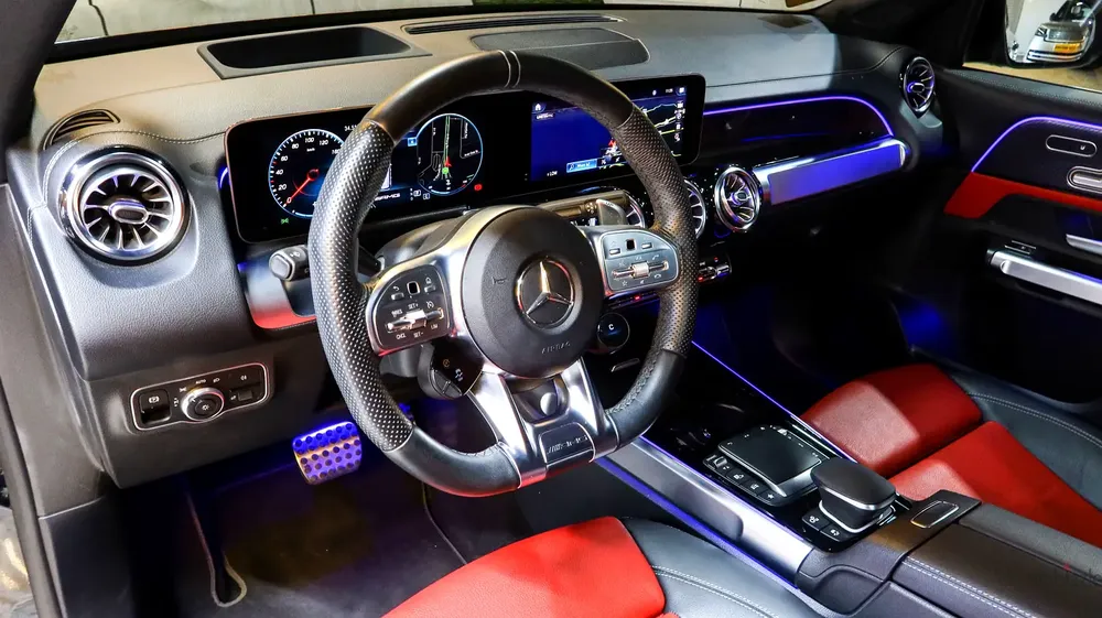 2020 MERCEDES-AMG GLB35  4MATIC - Image 6