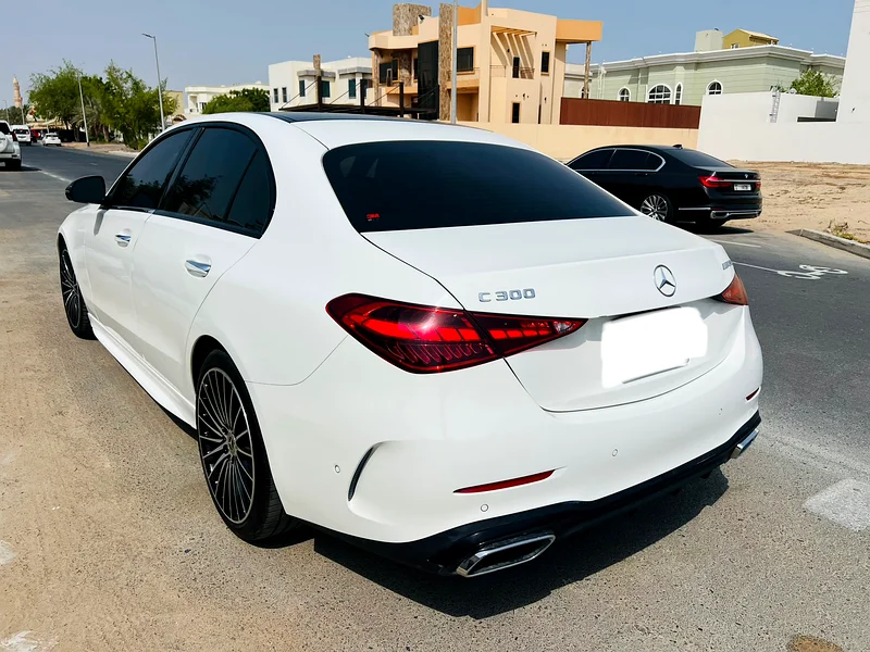 2023 Mercedes C300 GCC - Image 4