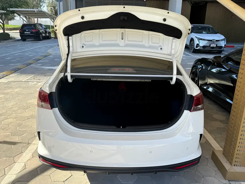 2023 Hyundai Accent Smart | GCC Specs | Like New Condition | Warranty 2 Years - Image 9